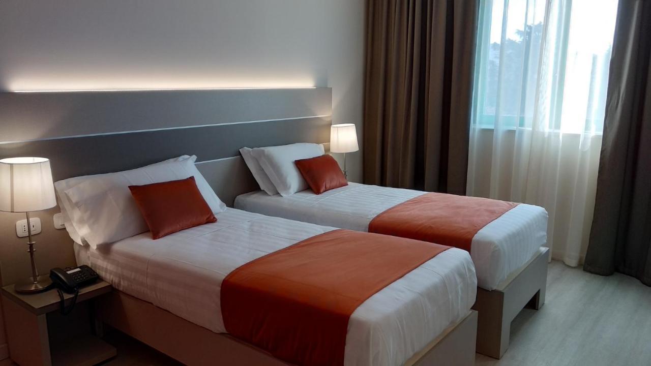 Hotel Glis San Mauro Torinese Ngoại thất bức ảnh